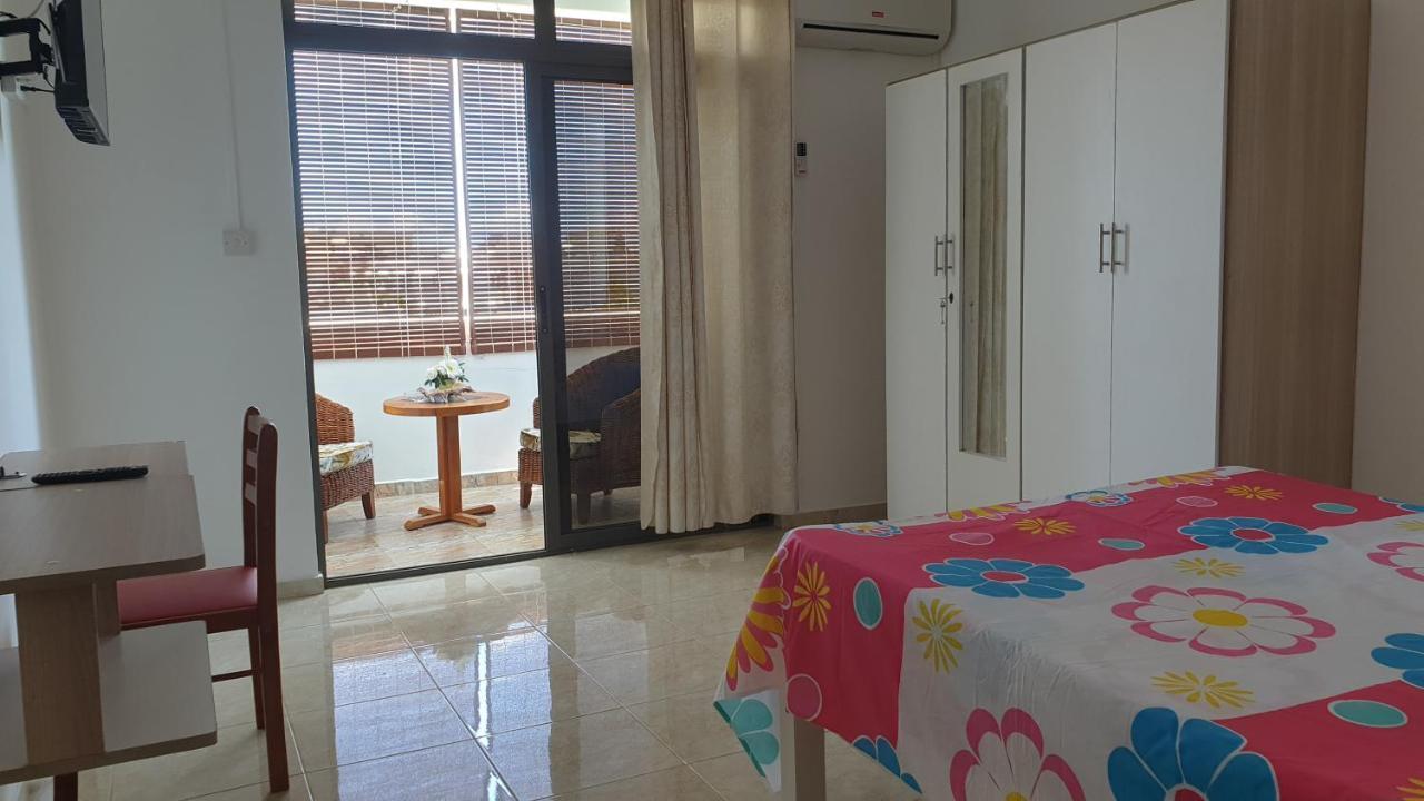 Apartamento Chez Johnny Grand Baie Exterior foto
