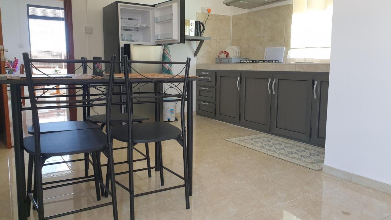 Apartamento Chez Johnny Grand Baie Exterior foto